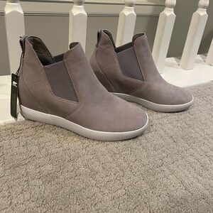 Sorel Grey Wedge Booties, new with tags, size 8